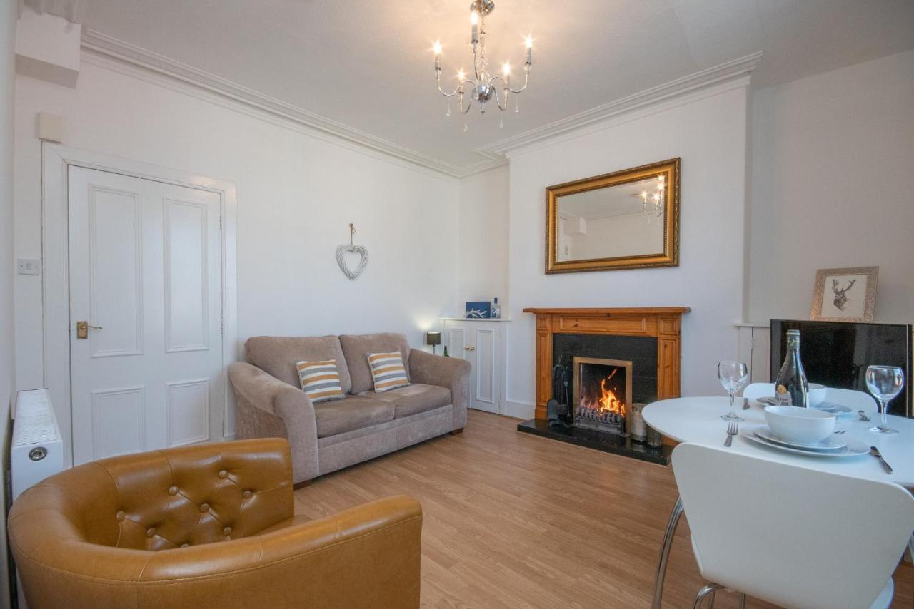 Dwellcome Home Ltd 1 Bed Apt, Half Mile To Union Street Yet Quiet, Free Parking, Fast Wifi, Ideal For Long Term Contractor, Etc Stays, Fully Equipped Kitchen, Regular Housekeeping Option - See Our Site For Assurance Aberdeen Exterior foto